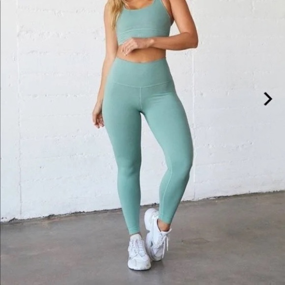 SET Active LUXEFORM set